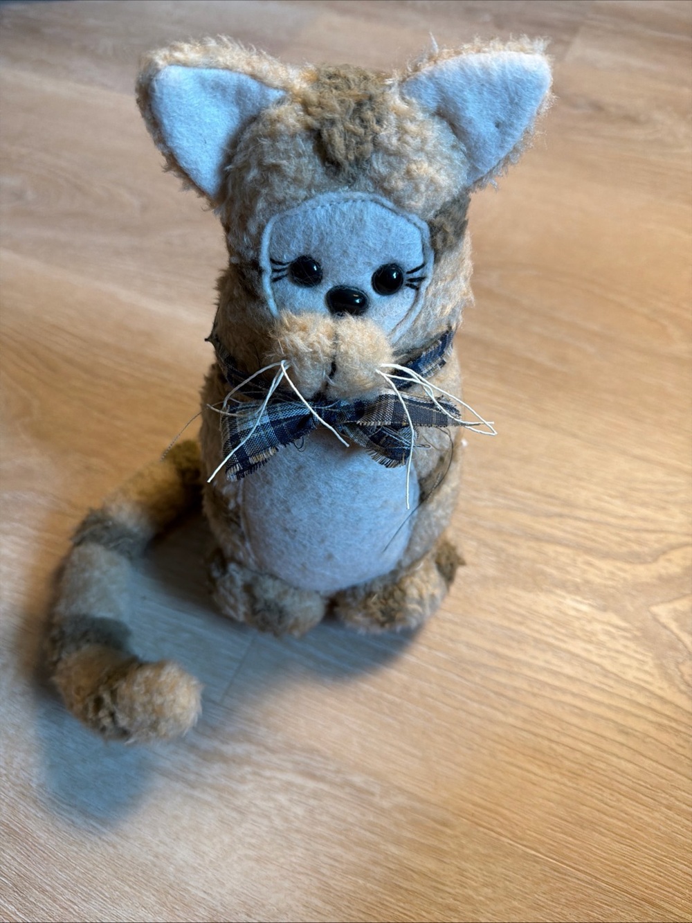 Vintage TENDER HEART TREASURES Plush Rustic Country Primitive Folk Farm Cat 1997